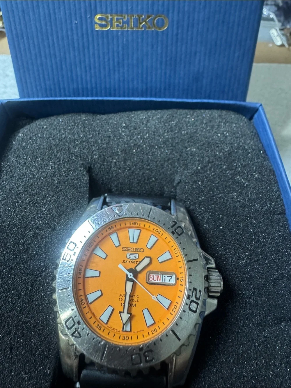 #189 Seiko five automatic 23 Jewels 100 meter